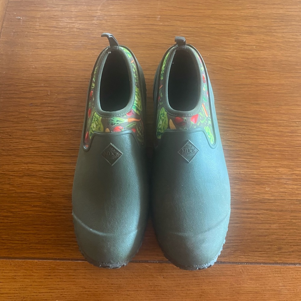 Green vegetables muckster II low rain shoe size 11
